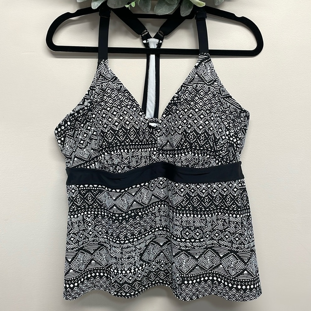 NWT Kona Sol Tankini Swim Top RacerBack Geometric Print 20W